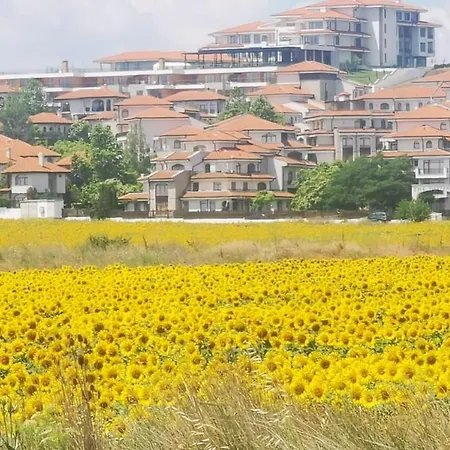 Apartment 2 Bedroom With Sea And Poolview Near Aheloy *